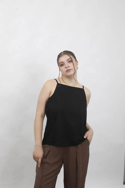 4114 Blusa Sin Manga Pinzas Busto