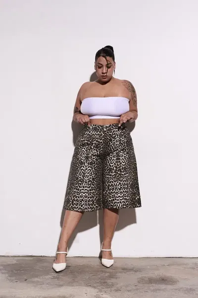 BERMUDA JORT TATHIANA ANIMAL PRINT rigido