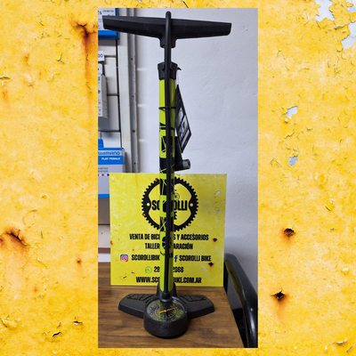 Inflador de pie Giyo con medidor