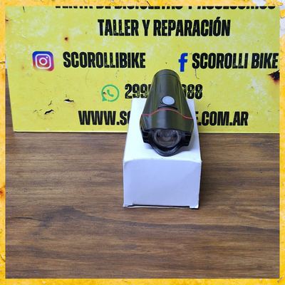 Luz delantera tipo linterna recarga USB