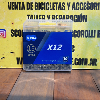 Cadena KMC 12V 126L dorada