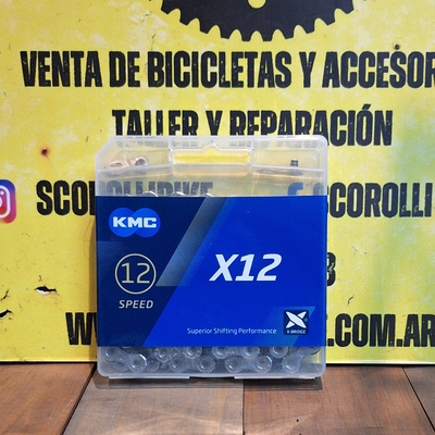 Cadena KMC 12V 126L