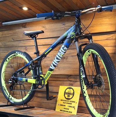 Viking Tuff 1x8 color amarillo