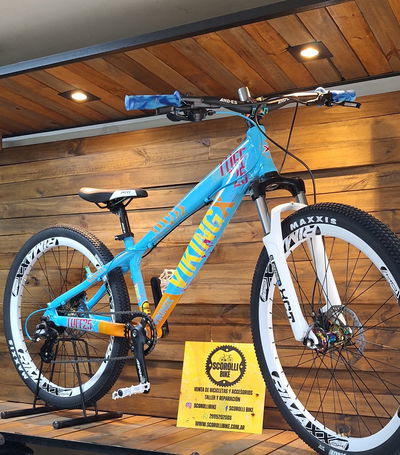 Viking Tuff 1x8 color celeste