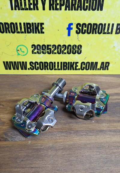 Pedales Awa mtb con traba aluminio y titanio tornasolado