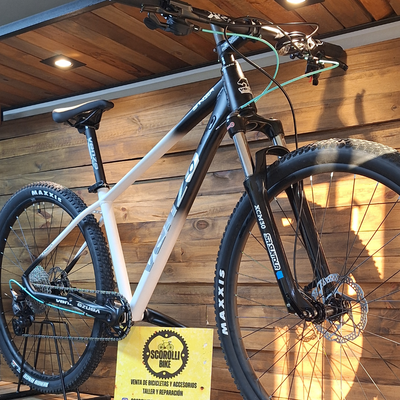 Venzo Stinger 1x10 negro + blanco