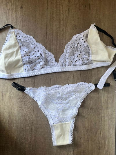 Conjunto triángulo algodón y puntilla con colaless regulable 