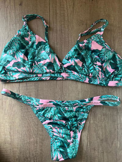 Conjunto de microfibra forrado con tanga