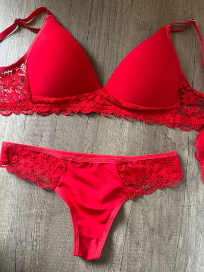 Conjunto triángulo soft sin aros con colaless 