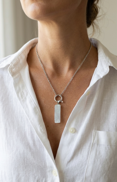 Collar Selenita