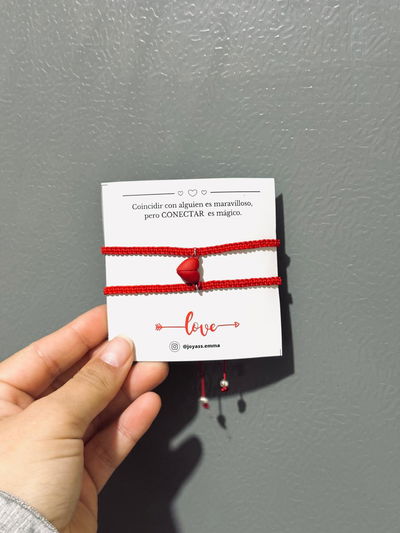 Pulseras tejidas mas corazón iman