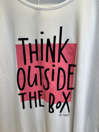 Remera over the box