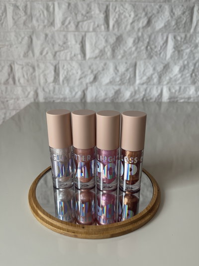 LABIAL CON GLITTER