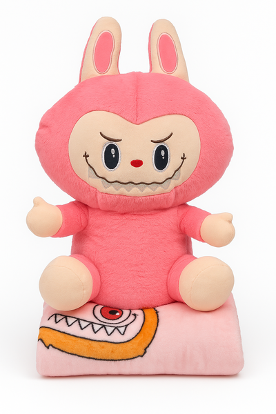 LABUBU FUCSIA SENTADA + MANTA