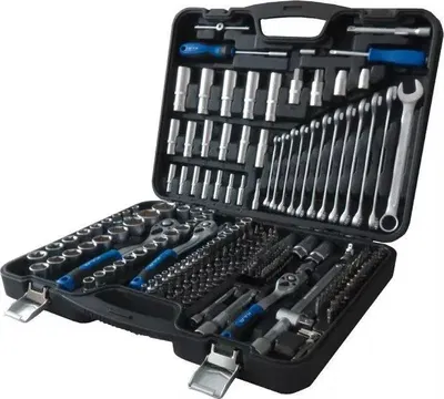 Set de tubos, puntas, adaptadores y llaves con crique 216 piezas