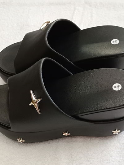 Zueco GUMMI Eva plataforma con tachas