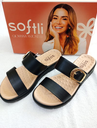 Sandalia Softli zueco hebillas moda confort