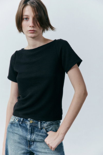 Remera Chapuy Negro Estancias Chiripá