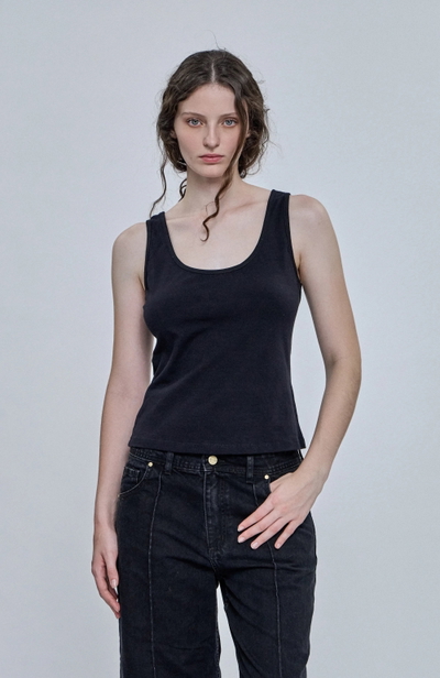 Musculosa Elena Negro Estancias