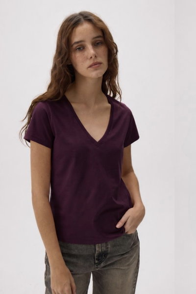 Remera Orilla V Uva Ayres
