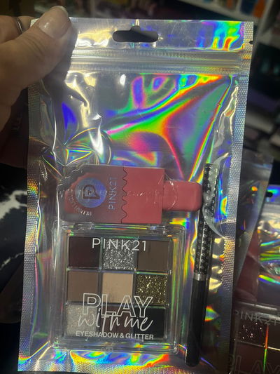 Combo maquillaje paleta , rubor y delineador 