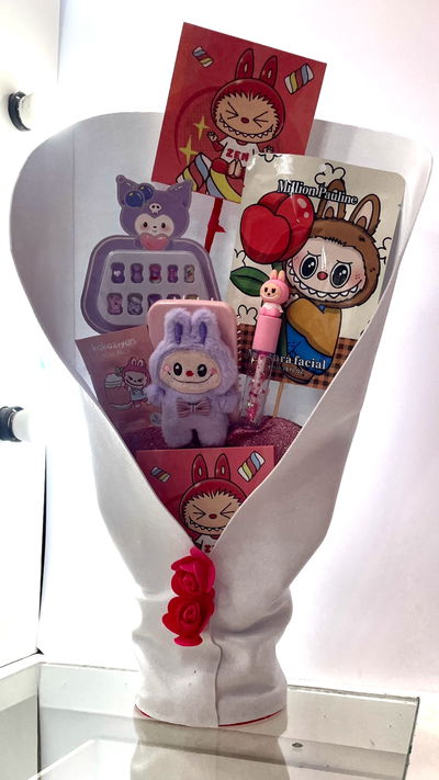 Ramo de maquillaje Labubu