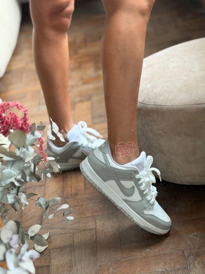 SB DUNK de ecocuero gris y blancas importadas