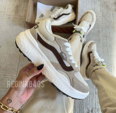 Ultrarange de gamuza y lona beige importadas