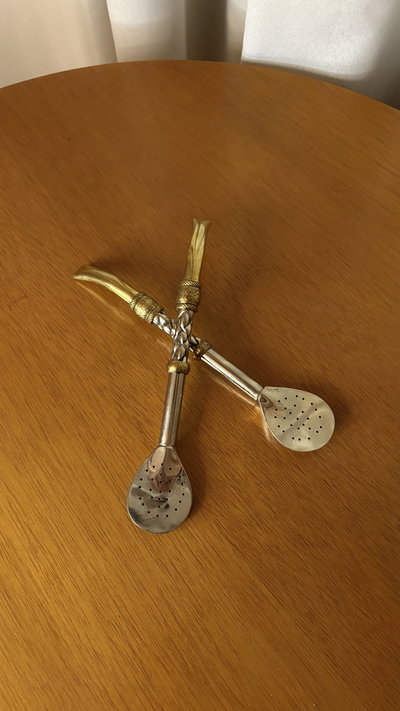 Bombillón pico loro