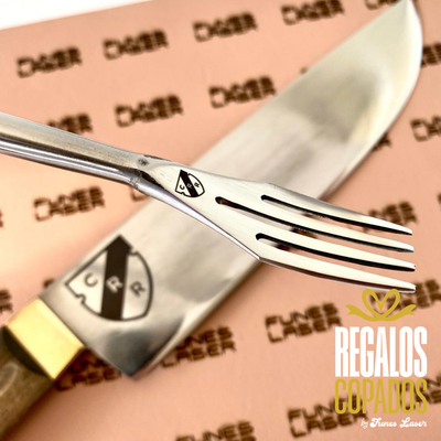 Juego de Cuchilla y Chaira/tenedor Madera N23