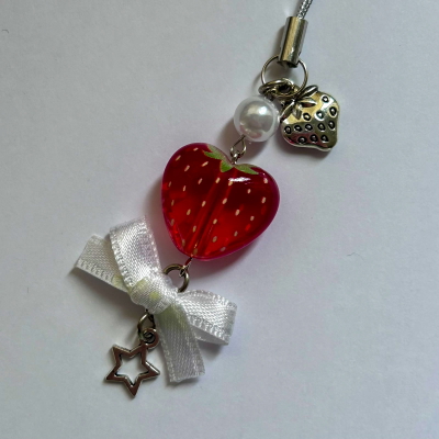 Charm Corazón Frutilla