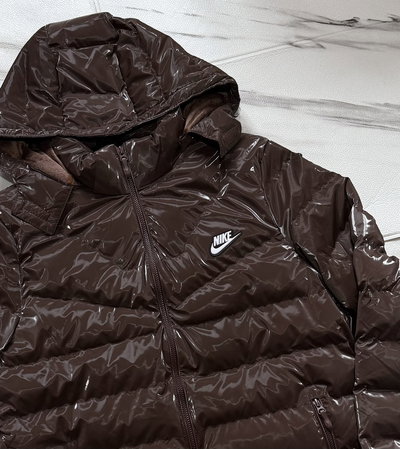 CAMPERA NIKE METALIZADA MARRON