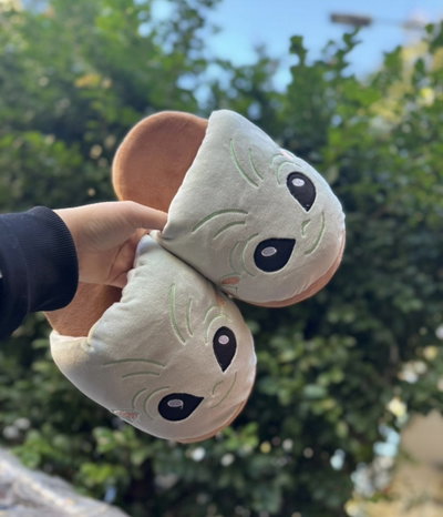 Pantuflon bordado Baby Yoda