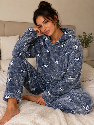 Pijama peluche con capucha azul moño 