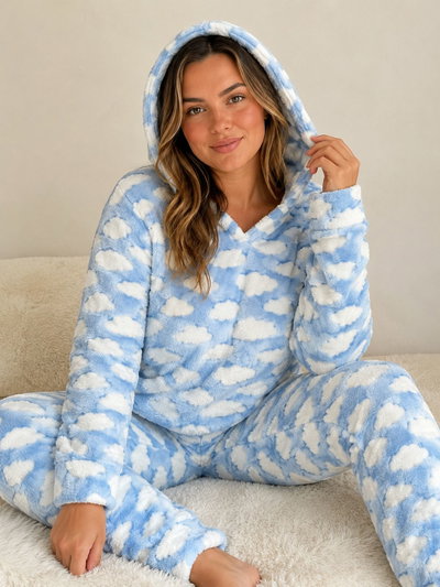 Pijama peluche con capucha -CELESTE NUBES-