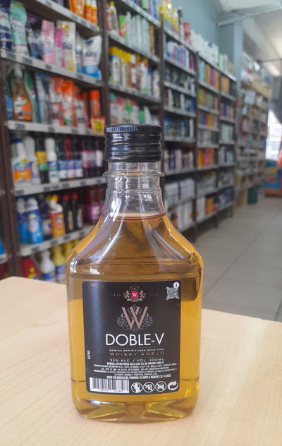 Petaca Whisky Añejo Doble-V  x 200ml