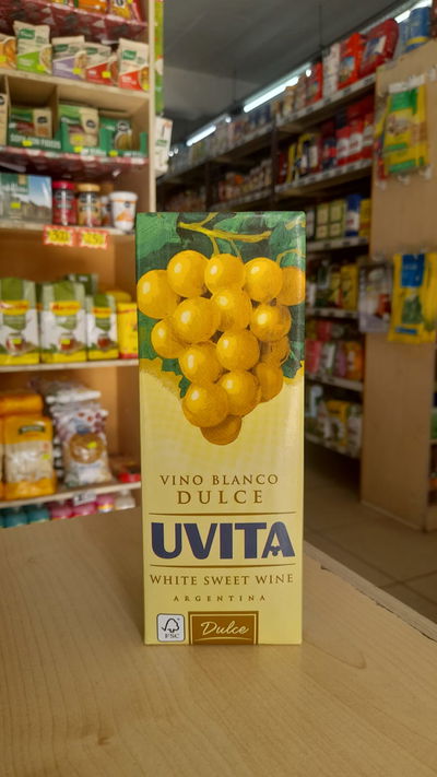 Tetrabrik Vino Blanco Dulce Uvita x1 litro