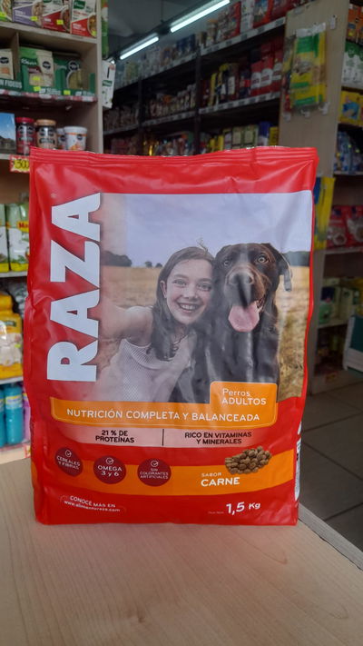 Alimento Para Perro Adulto Raza Sabor Carne x  1,5 kg