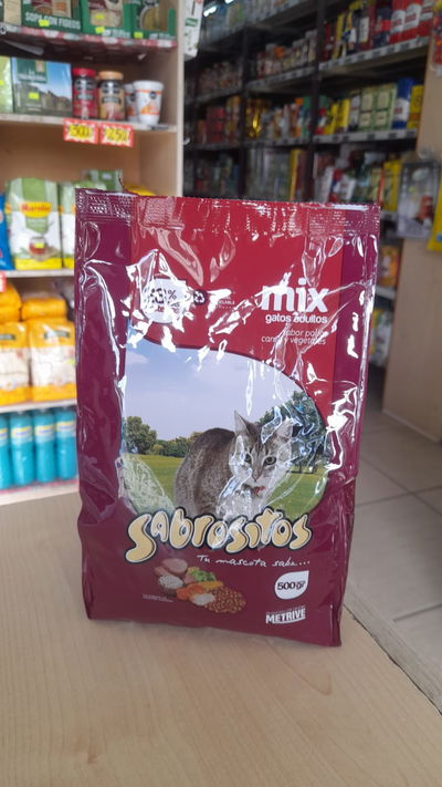 Alimento Para Gatos Adulto Sabrositos Pollo/Carne/Vegetales x 500gr