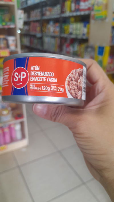 S&P Lata de Atún Desmenuzado en Aceite y Agua x 170g