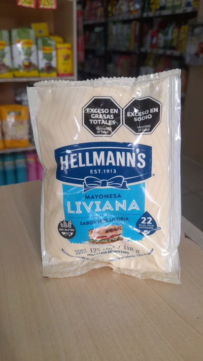 Hellann´s Mayonesa Liviana sobre x 125cm