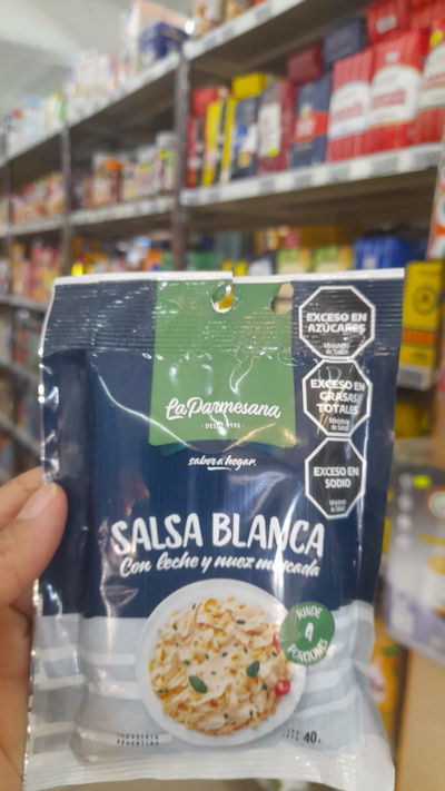 La Parmesana Salsa Blanca Con Leche y Nuez Moscada x 40g