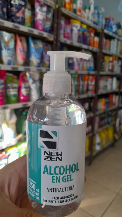 New Zen Alcohol en Gel Antibacterial x 250ml