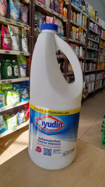 Ayudín Ropa Quitamanchas Blancos Intensos x 2Litros