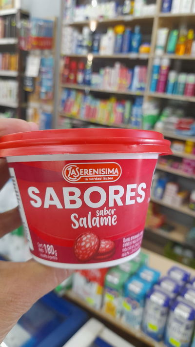 La Serenísima Sabores Queso Untable  de Salame x 180g