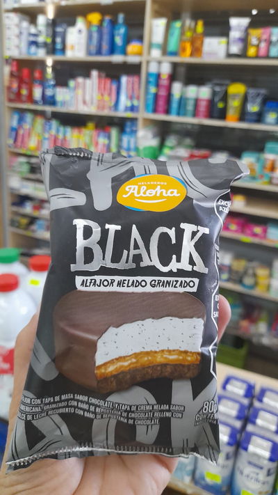 Aloha Helado Black Alfajor Granizado x 80g