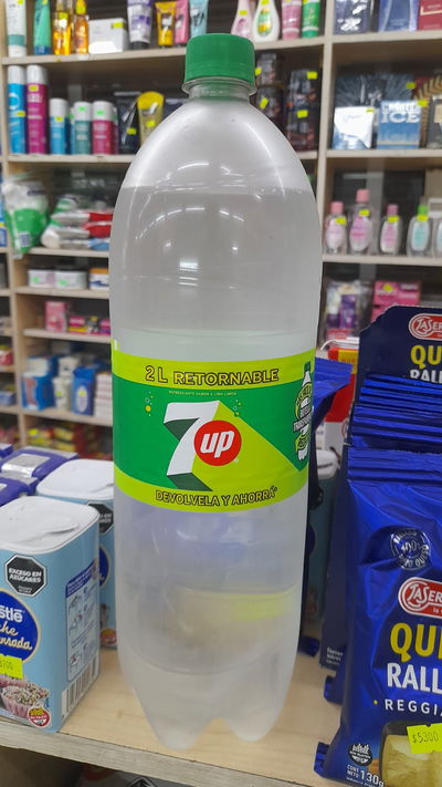 7UP Gaseosa de Lima-Limón Retornable x 2L