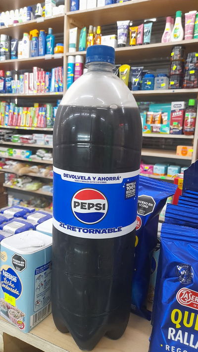 Pepsi Cola Retornable C/ Envase de Regalo  x 2L