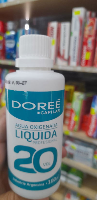Doreé Capilar Agua Oxigenada Líquida Profesional 20vol 100cm