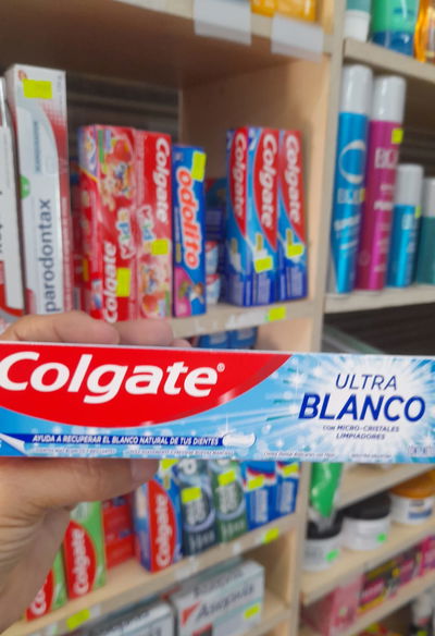 Colgate Crema dental Ultra Blanco x 90g